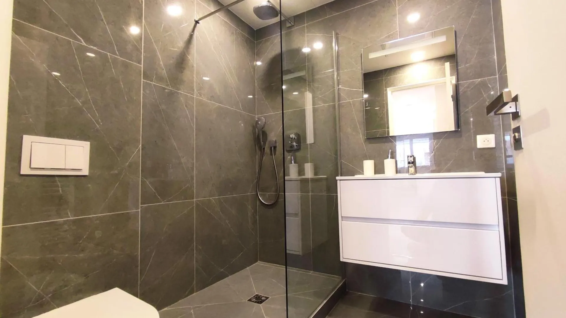 Superbes Studios Entierement Renoves - 50M Croisette Cannes Apartment